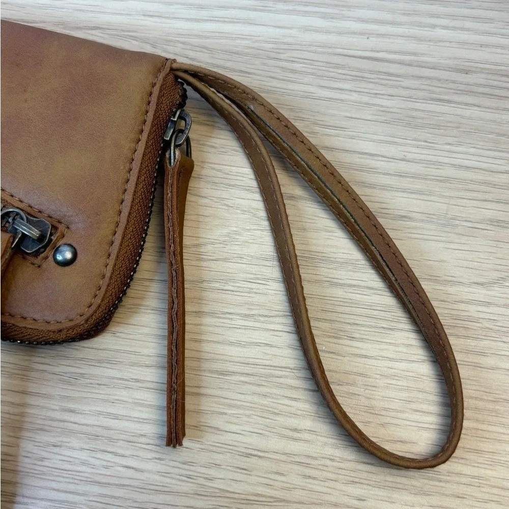 Free People Vegan Leather Wristlet Wallet Tan Brown Zip Around Studded Clutch‎